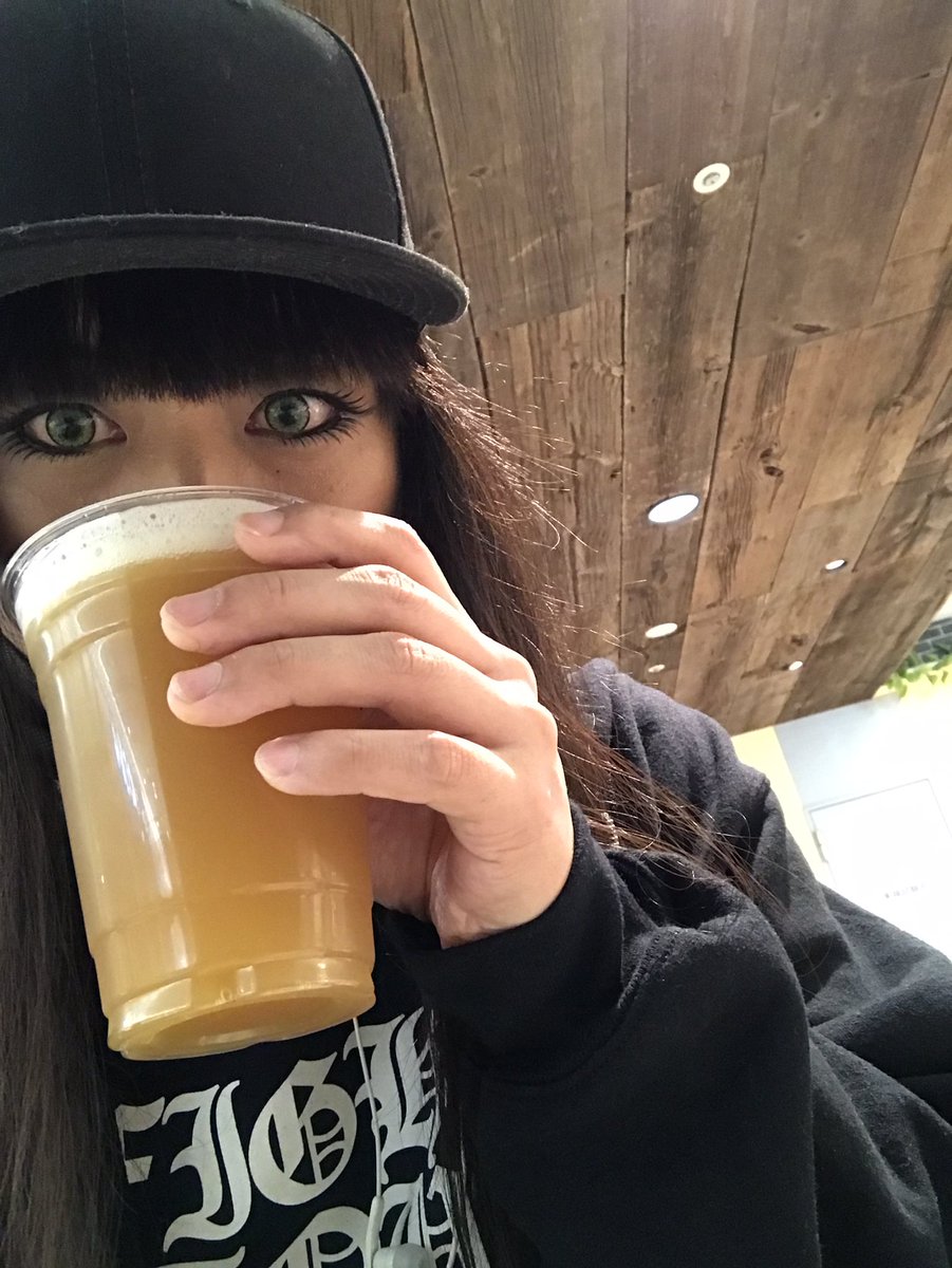 kuzunyan's tweet photo. 不定期　中の人のコーナー https://t.co/S4zvD0nePq
