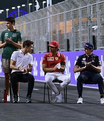 vradjoshi's tweet photo. mfw verstappen doesn’t need a chair to sit as his strong majestic calves are enough to support the weight of a god. True sigma mentality. True Sigma grind set. The Greatest of All time ladies and gentlemen Max Verstappen https://t.co/yjlVeXmskW