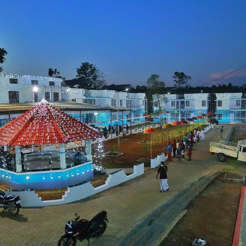 CMOKerala's tweet image. CM @vijayanpinarayi handed over 40 Care Home built by the Dept of Cooperation,which comprises playground,garden,library,parking area,community hall &amp;amp; waste management facility. Care Home project gives crucial impetus to Kerala&apos;s efforts to eradicate homelessness from the state.