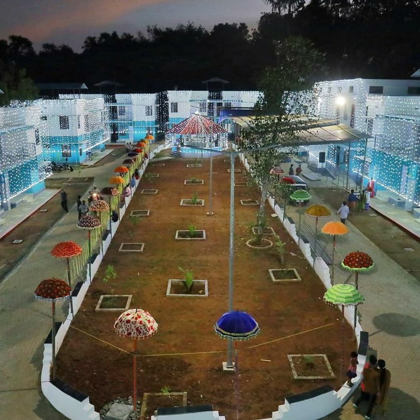 CMOKerala's tweet image. CM @vijayanpinarayi handed over 40 Care Home built by the Dept of Cooperation,which comprises playground,garden,library,parking area,community hall &amp;amp; waste management facility. Care Home project gives crucial impetus to Kerala&apos;s efforts to eradicate homelessness from the state.