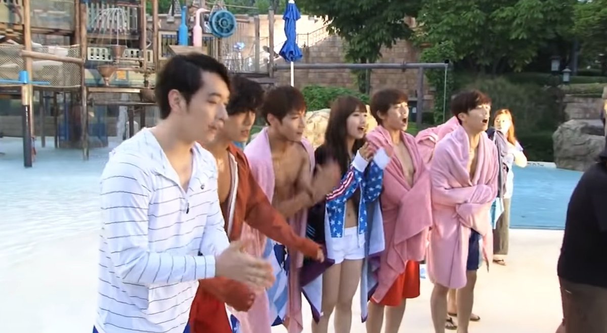 PaenKdrama's tweet photo. Here's a thread of Suzy with 2PM members because I miss them interacting 😔 #2PM #BaeSuzy #배수지 https://t.co/AOZxBHbNVO