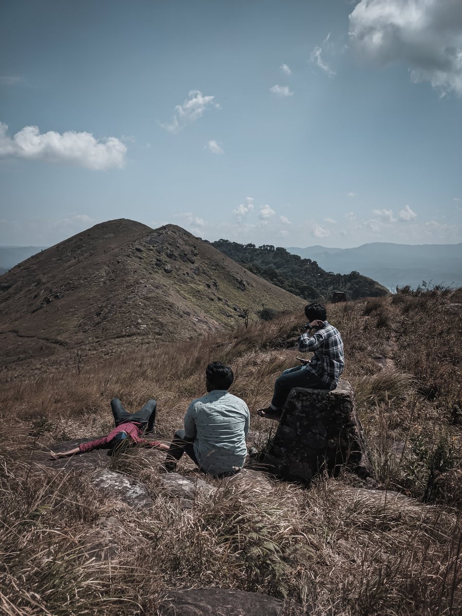 Paruvathy15's tweet photo. #photography 
#PhotoOfTheDay
#livetoclimb

i don't need a full page to describe a place,all I need is a camera...
 
⛰️calveryhills https://t.co/cOWIjaWHQE