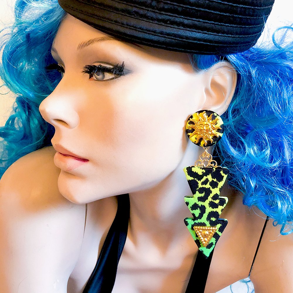 Pat_Field's tweet photo. Hand crafted & beautifully designed THUNDER LEOPARD EARRINGS by #BADACIOUS
@badaciousnyc earrings are here at https://t.co/RRcfyrJSnW https://t.co/NayIKABlVY