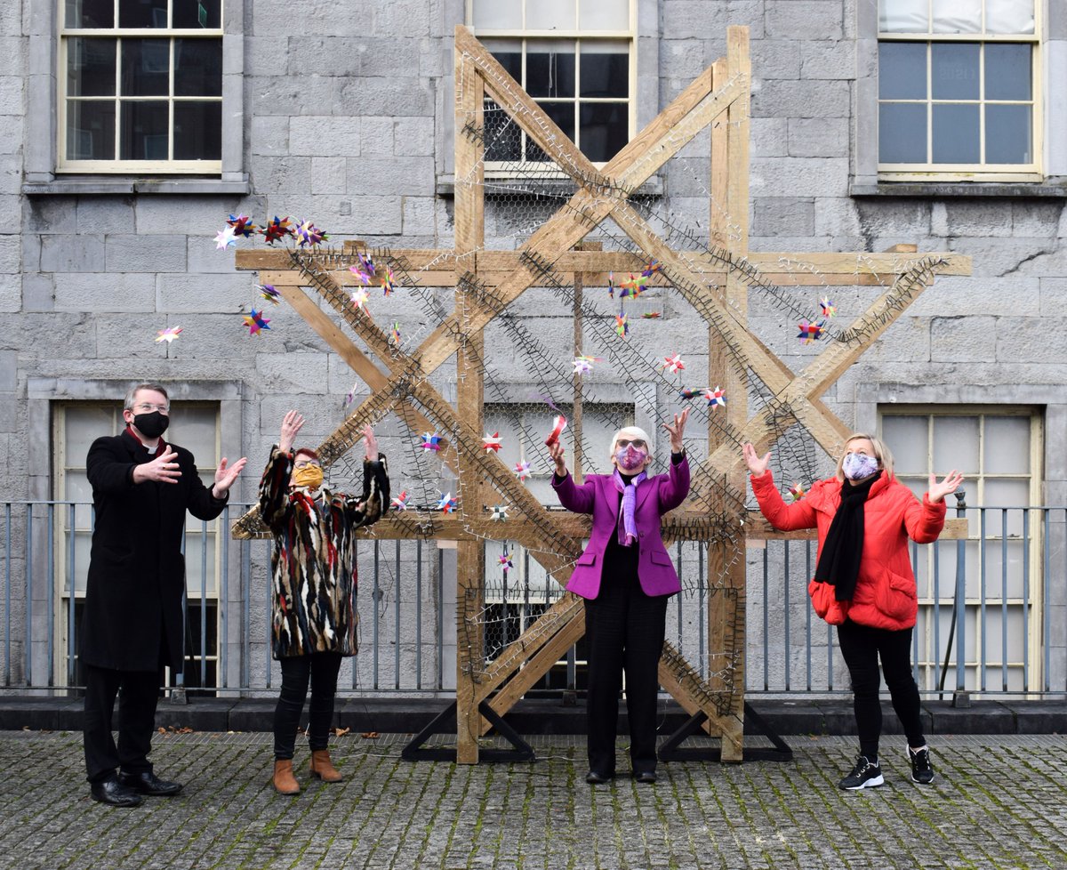 Star Weavers call out!

The reveal of the One Million Stars' Installation takes place this Wednesday 8th at 5pm.

You can watch it live on Hunt Museum's Facebook: bit.ly/3IAEBbp

🌟 Don't miss out!

#OneMillionStars #EndViolenceTogether #Limerick #EndViolence