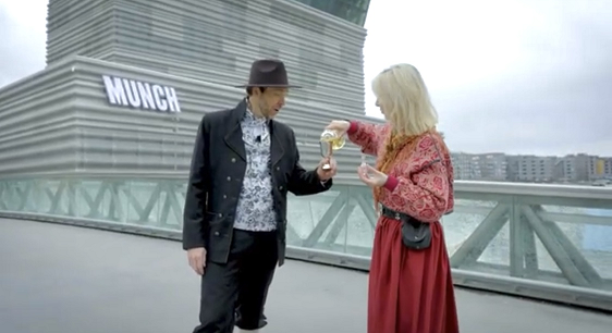 FiorenzaMella's tweet photo. Henrik Fjord tells the tales of one of Norways most loved and admired artists, the one and only Edvard Munch. So here´s a skål to Edvard Munch!
https://t.co/R74MEpZG2C
#Oslo #Norway #Munch #video #BridgeShow https://t.co/TfvAVPbfc8