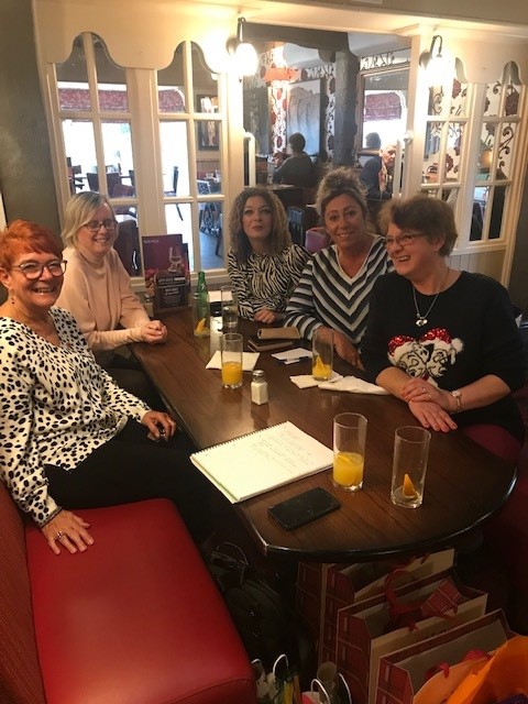 eXPD8_fm's tweet photo. With #Christmas nearly here #planning is important to ensure activities go smoothly! Our District Leaders have been having meetings to #strategise for the busy weeks ahead. Here are Regions 42 in Birmingham, R41 in Chester and R44 in Tewkesbury, don’t they all look fab 🤩 https://t.co/GKHqPrYXgz