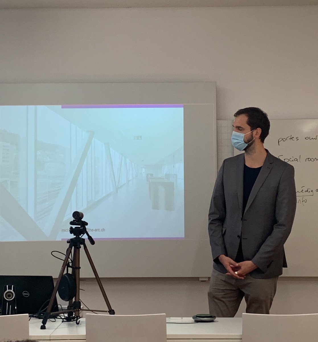 GVeyre's tweet photo. #OSComWeb 
Merci à @MichaelPerret84 pour sa présentation extrêmement utile pour ce cours https://t.co/AqUXnPldHQ