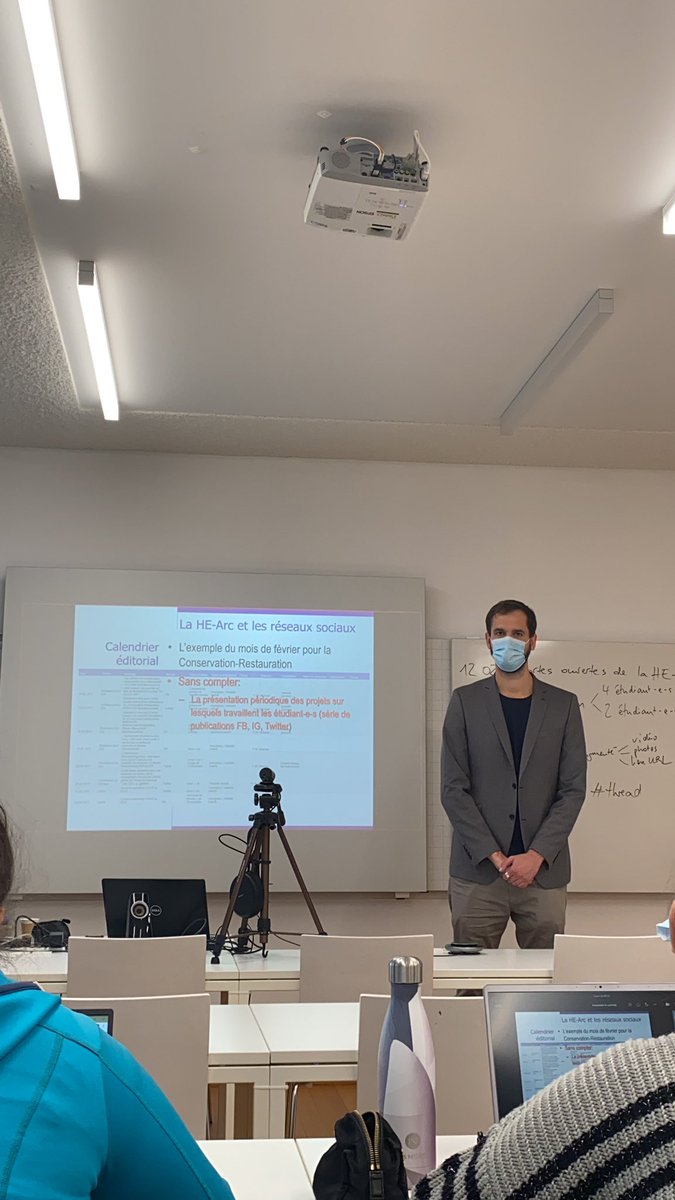 _Jules26's tweet photo. @MichaelPerret84 en présentation hybride pour la @Haute_Ecole_Arc. #OSComWeb https://t.co/IIJmxqN3cF