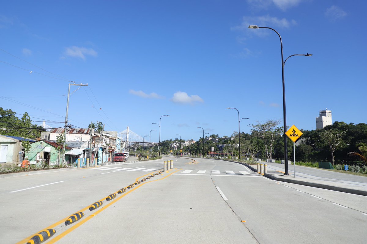 NelsonCamiloRD's tweet photo. El presidente @luisabinader lo prometió en marzo pasado y hoy está cumpliendo; formalmente dejará en funcionamiento el primer tramo de la Avenida Paseo del Río en el proyecto Nuevo Domingo Savio.
#UrbeRD 🇩🇴 https://t.co/QAcYRQr49l
