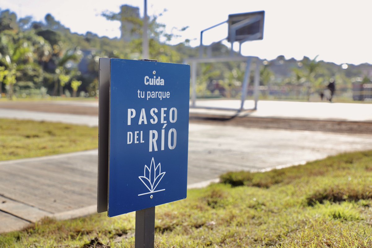NelsonCamiloRD's tweet photo. El presidente @luisabinader lo prometió en marzo pasado y hoy está cumpliendo; formalmente dejará en funcionamiento el primer tramo de la Avenida Paseo del Río en el proyecto Nuevo Domingo Savio.
#UrbeRD 🇩🇴 https://t.co/QAcYRQr49l