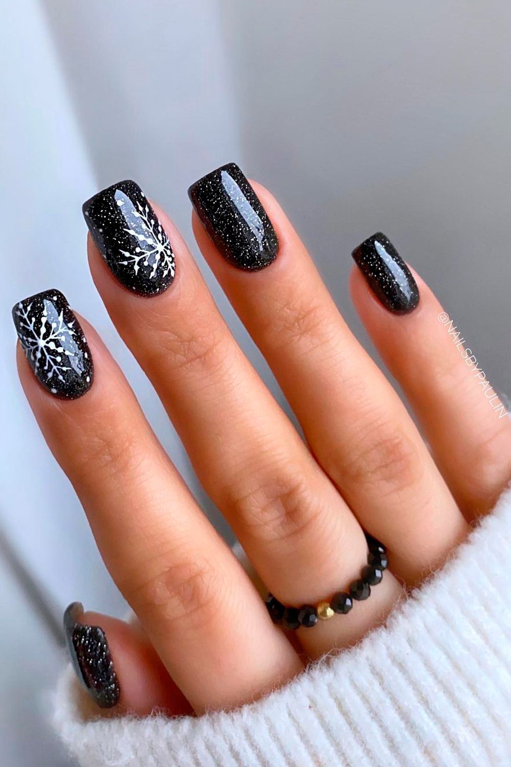 Twitter 上的 Cute Manicure:"Shimmery Black Christmas Snowflake Nails ❄️ Tap for more✓: https://t.co/RYU1cpAzZm @ManicureCute #nail #nails #nailart #winternails #trendynails #winteriscoming #winter2021 #christmas2021 #christmasnailsart ...