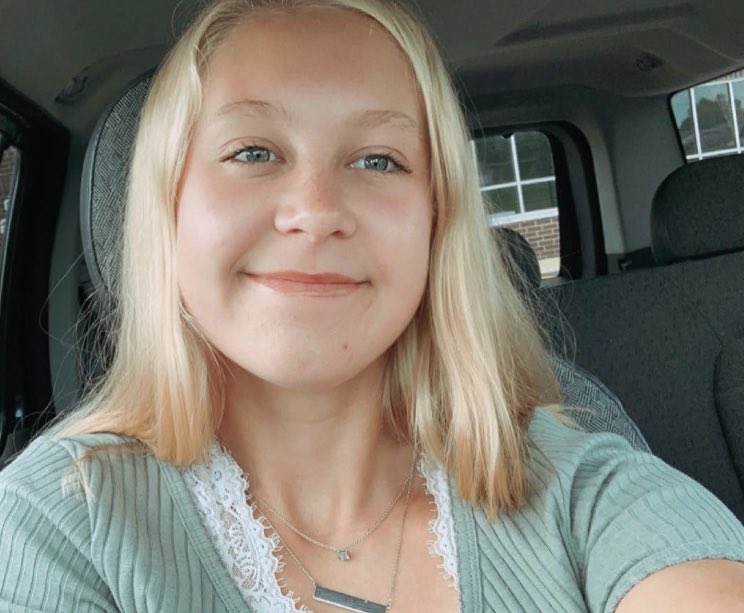 IIKeyClub's tweet image. Meet The District Board Monday:
Division 20 East Lieutenant
Governor, Grace Hunt

A Few Fun Facts About Grace:
-Oldest of three kids
-Loves to dance!
-Loves the show Criminal Minds
Favorite Key Club Memory:
-June Board!
#KeyClub #MeetTheBoardMonday