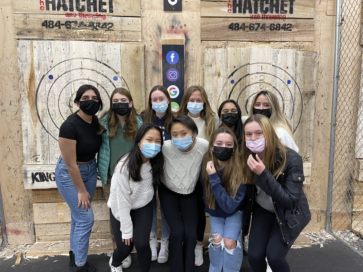 EASquash1785's tweet photo. A fun team building Saturday for Girls’ Varsity Squash with a scrimmage @SpecterCenter followed by dinner and Bury the Hatchet! https://t.co/2ApaS5LNj2