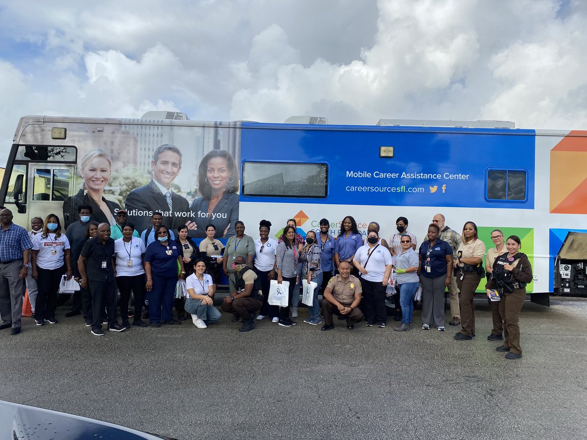 mdjsd's tweet photo. Today law enforcement @MiamiDadePD and community providers come together for a @WalkingOneStop in the South District to bring much needed services to the residents of Circle Plaza and Rainbow housing development. #ourCounty #mdJSD https://t.co/mx3NPFrRyJ