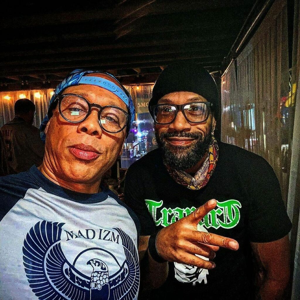lolife_miamifam's tweet photo. Repost from @hakimgreen
•
Caught up with my brother @redmangilla in #miami at this #leafstyle event for #artbasel … #jersey in the building. #hiphop #lyricsmatter #madizm #madizmworld #madizmisworldwide #madizmiseverywhere #madizmislife #madizmisinth… https://t.co/h0nHDeEVDE https://t.co/dYLThXq8IN