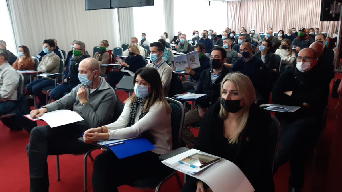 Cisl_ER's tweet photo. Al via #RiGenerazione, il VII Congresso @FaicislER. Presenti, tra gli altri, il segretario generale Cisl ER @filippopieri, a cui è stata affidata la Presidenza dell'assise, e @OnofrioRota, segretario generale @fai_cisl💪🏻 https://t.co/qOusg41nu6