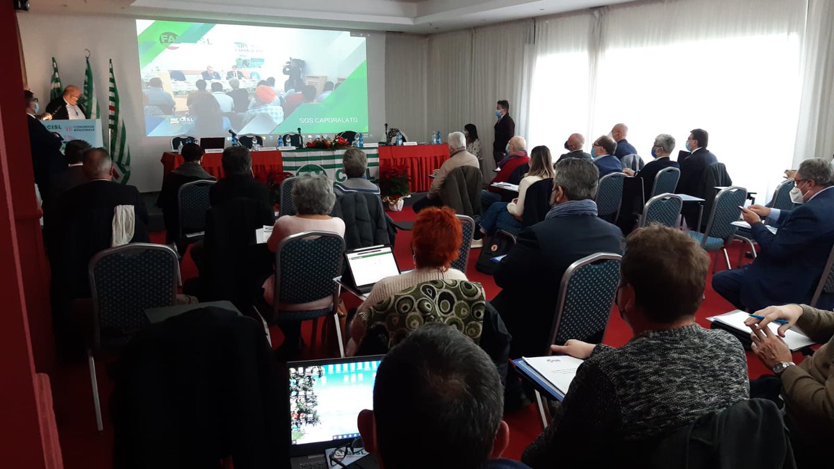 Cisl_ER's tweet photo. Al via #RiGenerazione, il VII Congresso @FaicislER. Presenti, tra gli altri, il segretario generale Cisl ER @filippopieri, a cui è stata affidata la Presidenza dell'assise, e @OnofrioRota, segretario generale @fai_cisl💪🏻 https://t.co/qOusg41nu6