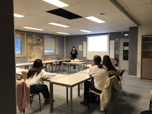 UCAuvergne's tweet image. Depuis septembre, 21 personnes ont participé aux réunions d'information collective de la formation continue, aussi bien en présentiel qu'en distanciel. Inscrivez-vous dès maintenant pour découvrir les dispositifs de validation des acquis à l'UCA !  ➡️y.uca.fr/NbOov