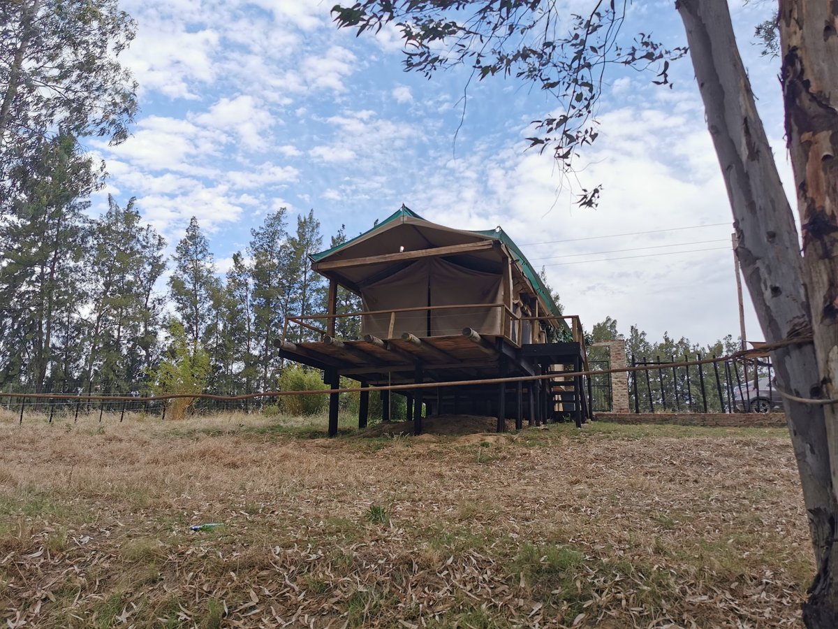 SphereZA's tweet image. Weekends away with no signal 👌🏻#tentedcamp