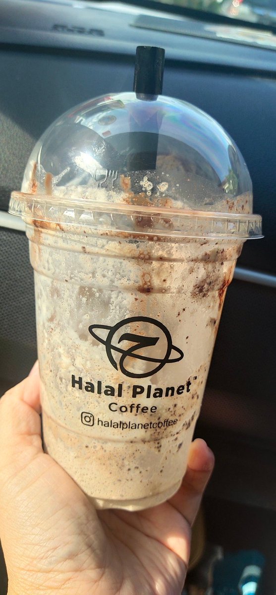 fadhlin_NFH's tweet photo. I dah try Java Chip Gula Melaka not bad 👍🏻👍🏻...
Giant snowy donut dia pun 👍🏻👍🏻
Kat Halal Planet Coffee Bukit Jelutong Timur..Belakang Bomba BJ

Help RT

@MyBktJelutong  
#makanlokal
#SupportLocal 
#SupportLocalBusinesses https://t.co/zRp1Tmk9p2