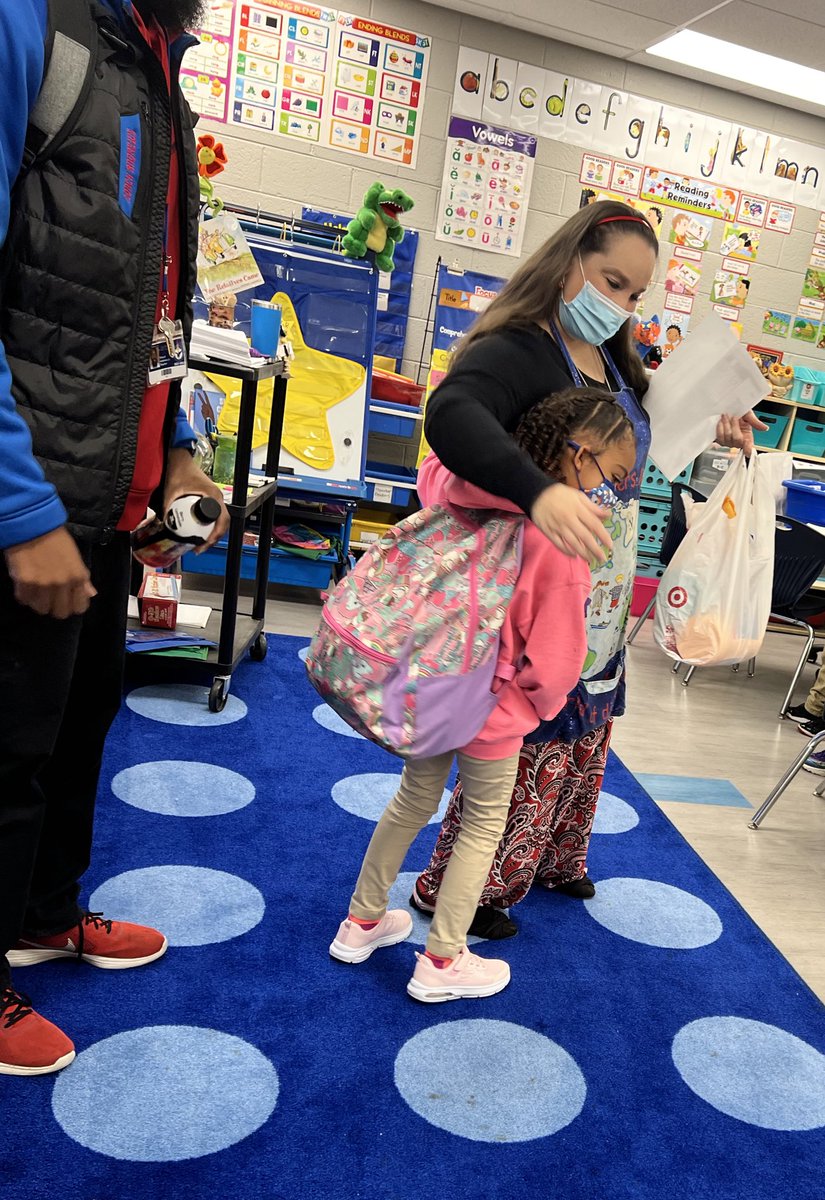 ohemgeeaqui's tweet photo. You just don’t know how hard she’s fought for this! Thankful for schools like Millwood who continue to prioritize ALL children’s health & safety in their classrooms. #maskup #immunocompromised #COVIDisAirborne #vaccinessavelives #factsoverfear #baylorraestrong @LifeShareOK https://t.co/8b4JFheN5W