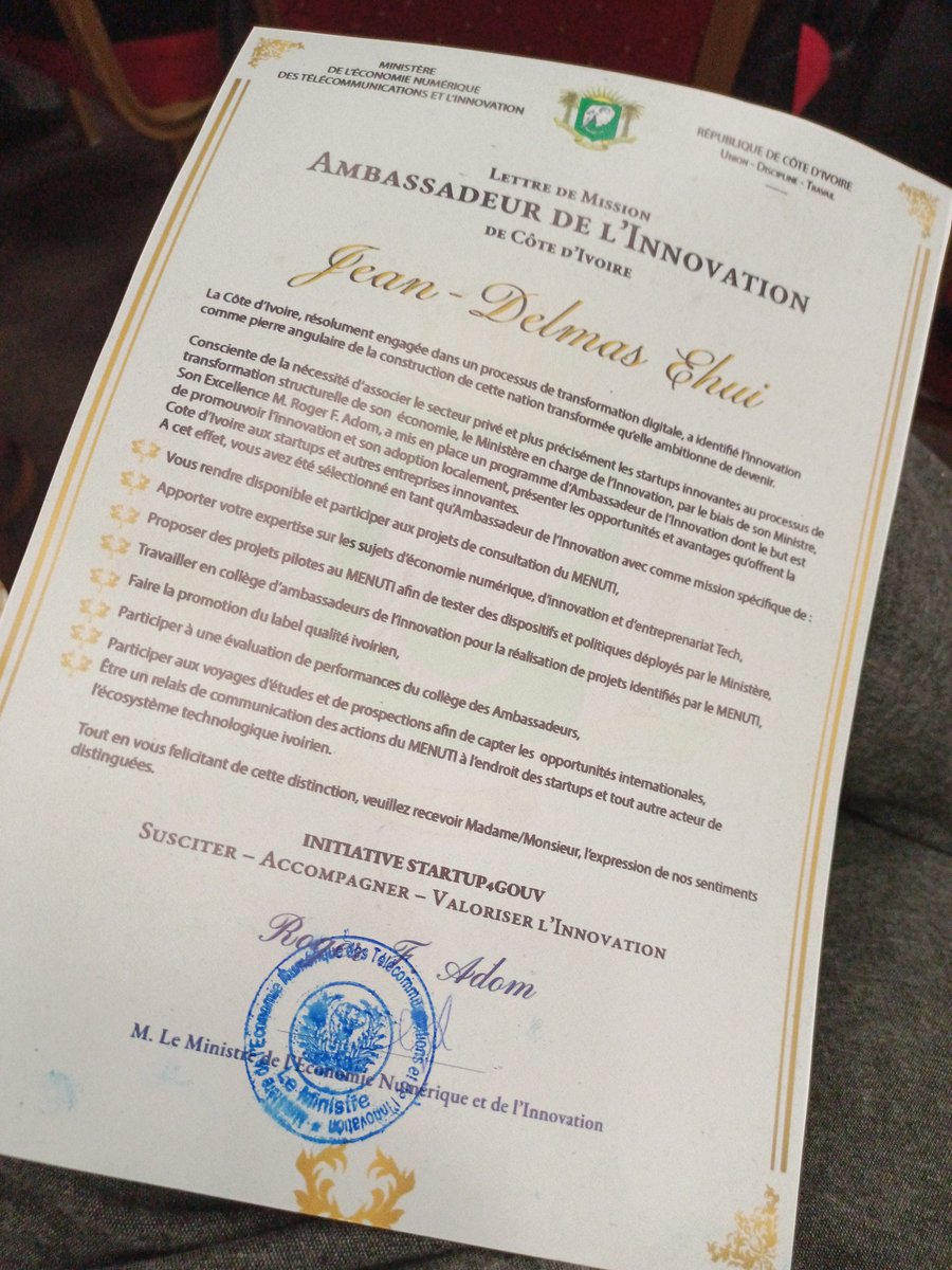 Désormais c'est SEM Jean-Delmas Ehui, Ambassadeur de l'#innovation de #Civ225 🇨🇮
Merci au @Gouvci, au Ministre <a href="/AdomRogerFelix1/">Roger Félix Adom</a> et au @Menuti_Ci pour cette distinction 🎖️
<a href="/dev_ict4/">ICT4Dev</a>
<a href="/Le_CI20/">Le #Ci20</a>
#ICT4Ag
#AgriTech