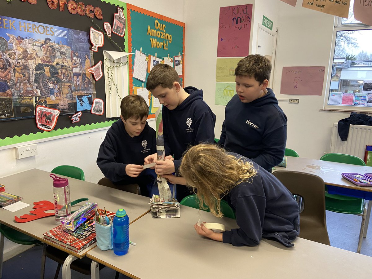 DanesfieldY4's tweet photo. ThE #DTStructures challenge! Can we make a skyscraper ๐ made from newspaper? ๐ What about a bridge that can support the weight of a mars bar? ๐ซ #teamworkpacks ๐ถ https://t.co/JrfpORhEXT