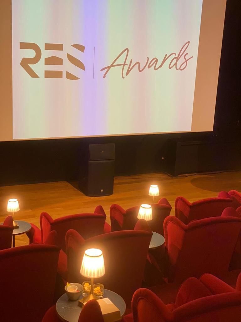RES AWARDS | PITCH 2021 🏆 Behind the Scenes: differently from the past years, we have organised a "Pitch Event".
All nominees have presented their cases in a bit hidden theatre 'The Attic Room' in Tour &amp; Taxis Venues

⚡️ Keep updated ⚡️

#realestate #vastgoed #immobilier