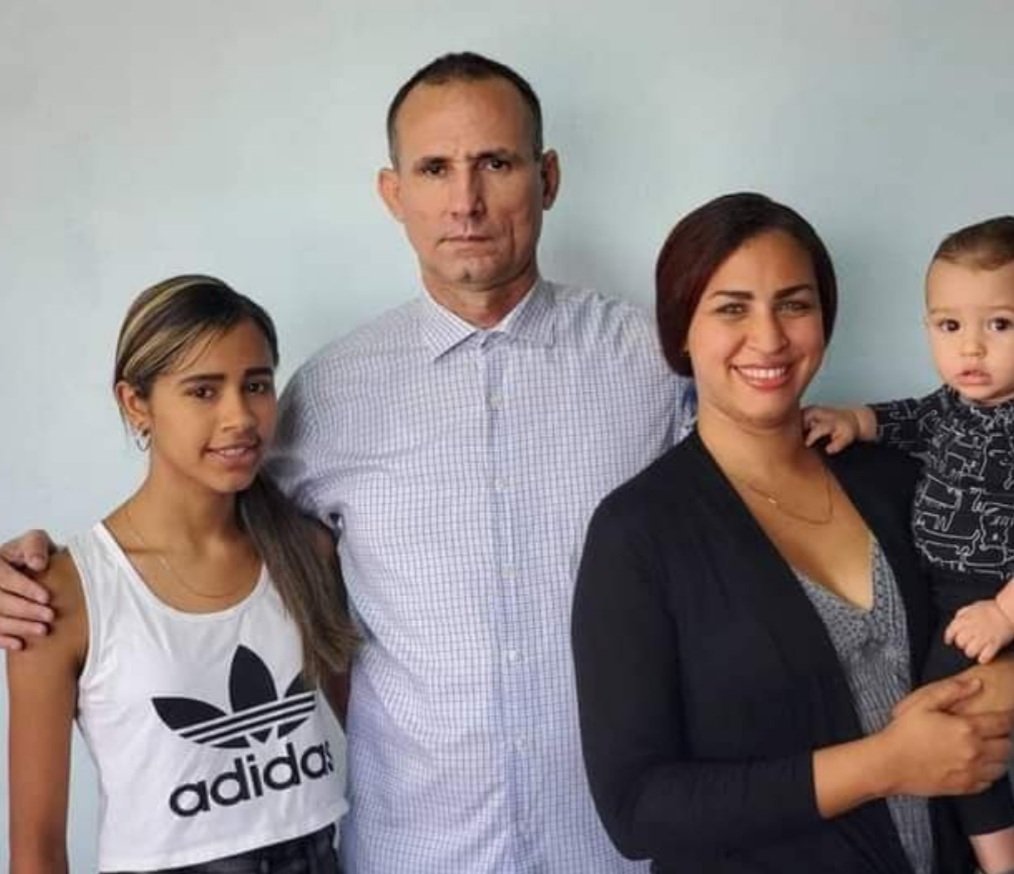 #SOSCuba.     #DDHH 
Soy <a href="/anabelkisfg/">Ana Belkis Ferrer Garcia</a> 

La dictadura Castro Canel comunista también le intenta rendir por hambre, la alimentación es pésima y escasa, continúan impidiendo y racionando los pocos alimentos que aparecen.