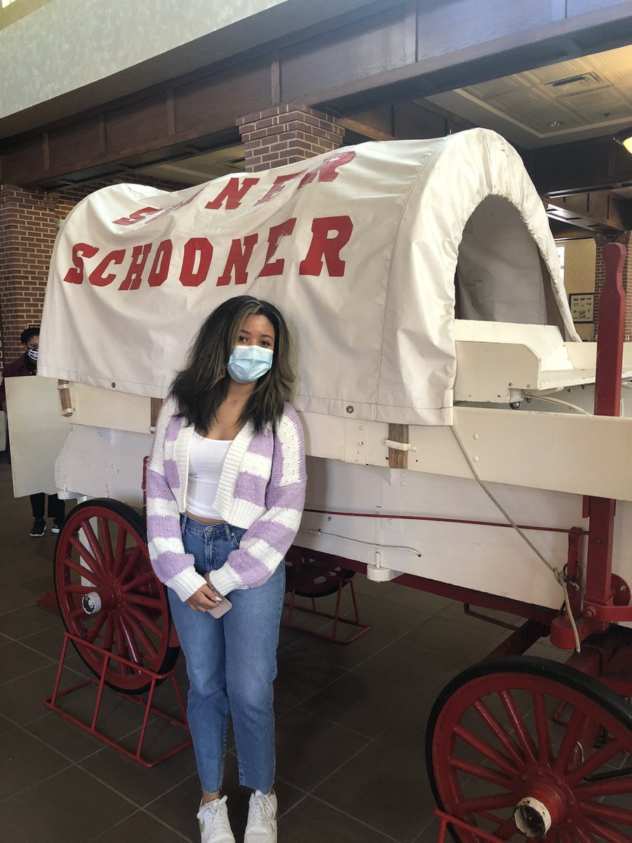april_williams4's tweet photo. Thank you @UofOklahoma for treating some of the @YWCPAHISD class of 2022 and their parents so graciously. What an awesome experience! Beautiful campus & wonderful people. @go2ou @ywprep @HISDHighSchools @Nicholgo01 @tiphburrell #BoomerSooner #TheWeekendExperience❤️ https://t.co/DMSLcDbIjT