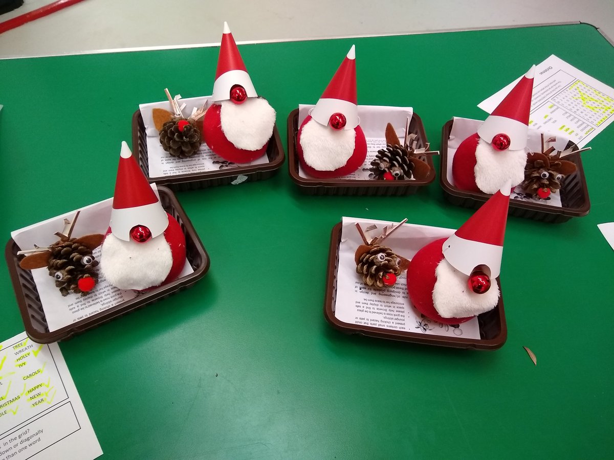 2nd Farningham & Eynsford Brownies (@2febrownies) on Twitter photo * One Brownie 
🌟GOLD 🌟 award presented
* 14 Santa + Reindeer decorations completed (only a few photographed)
* 1 week to go till 🎄 * One Brownie 
🌟GOLD 🌟 award presented
* 14 Santa + Reindeer decorations completed (only a few photographed)
* 1 week to go till 🎄