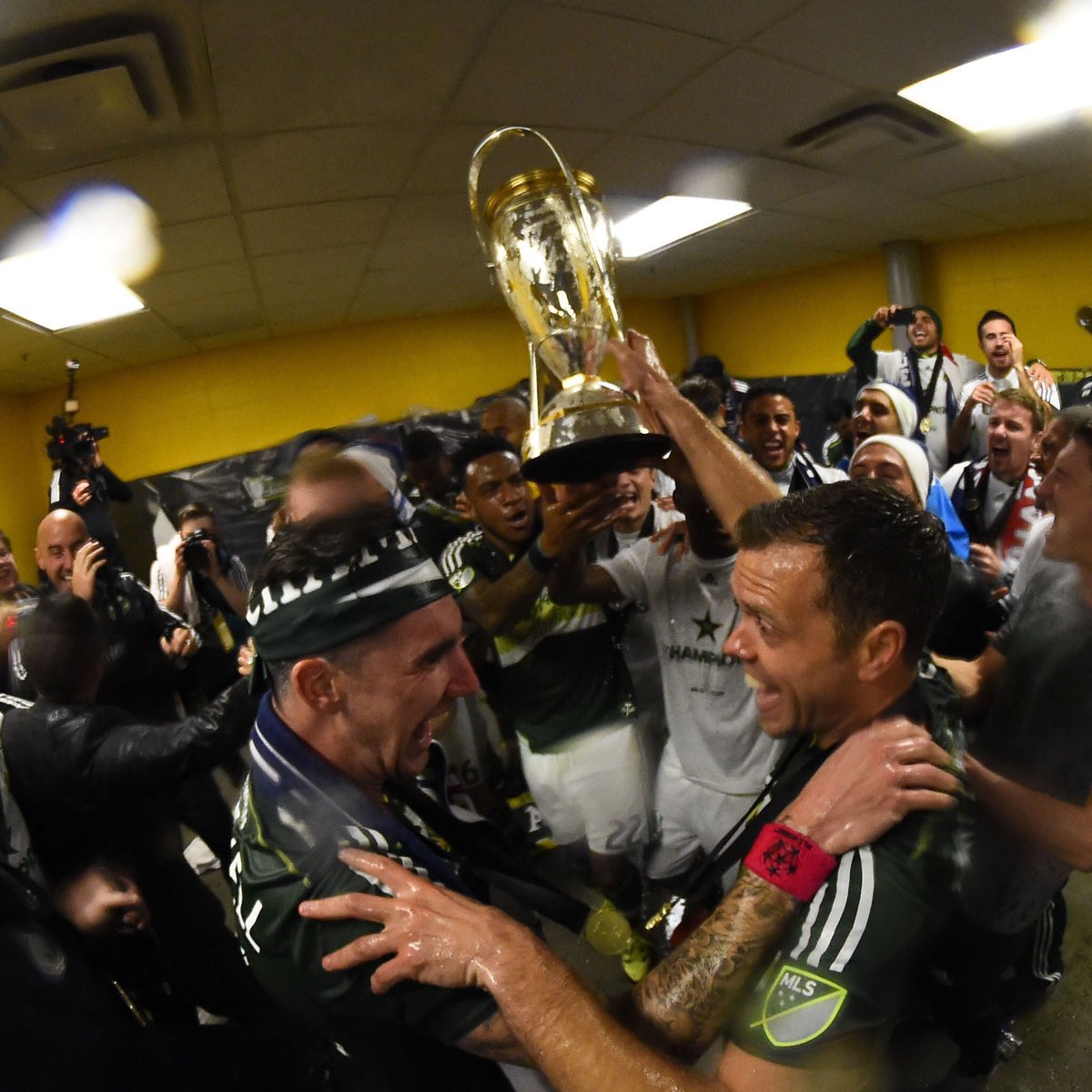 JewsburyJ's tweet photo. @TimbersFC Pretty solid day!! 🍾🏆#RCTID https://t.co/X2e9nmEGXZ