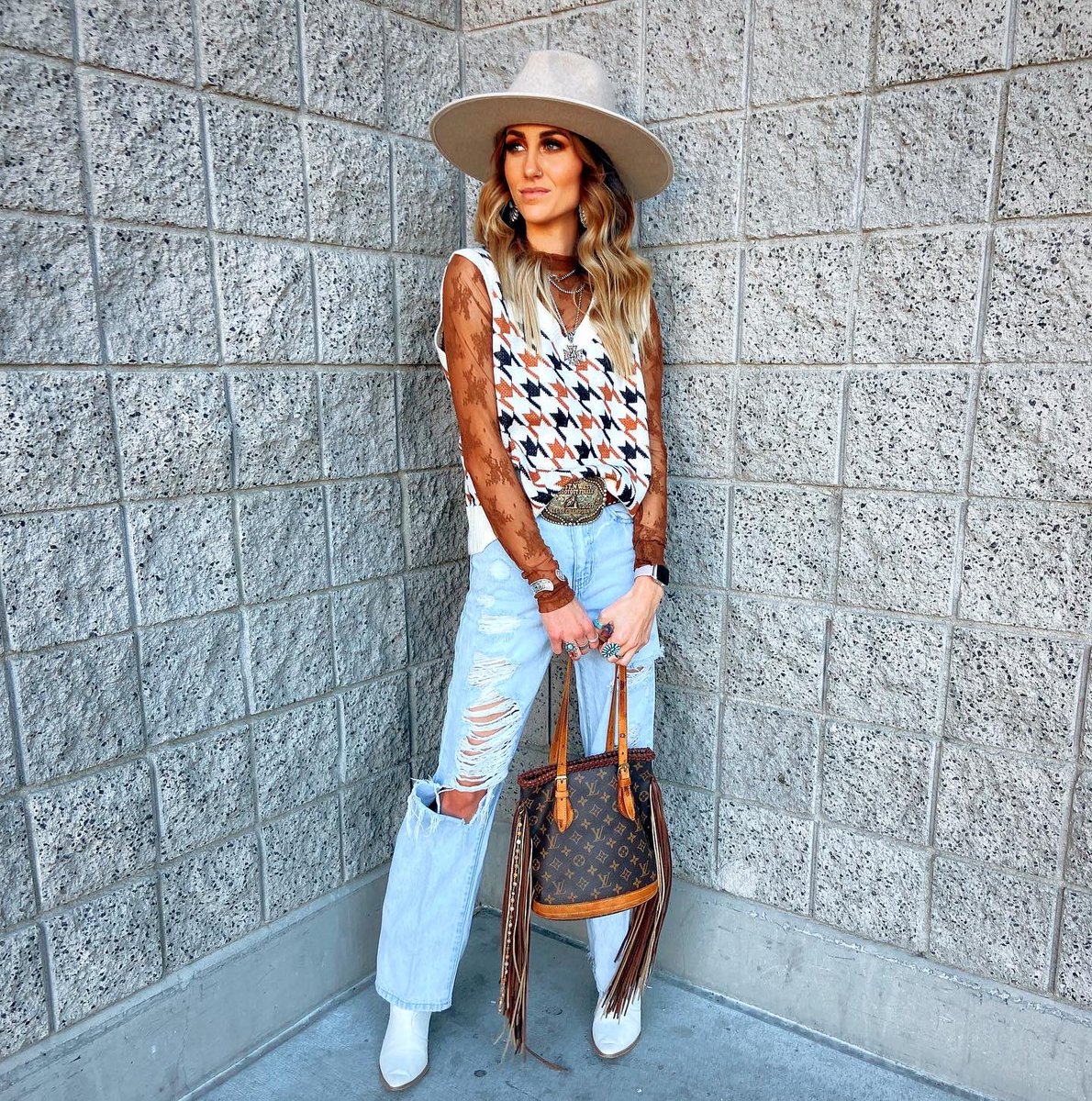 kayc_lynne's tweet photo. Vegas did me dirty but my fits were fire https://t.co/kaFjIH1y0G