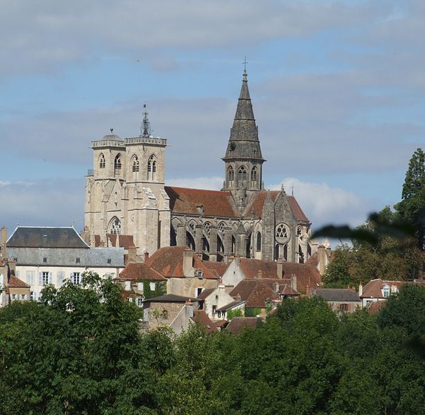 MonumentumFr's tweet photo. Eglise (collégiale) Notre-Dame à Semur-en-Auxois (Côte d'Or). #Patrimoine #MonumentHistorique 👉 https://t.co/oEQxX3crEJ https://t.co/oypWQlnpeG