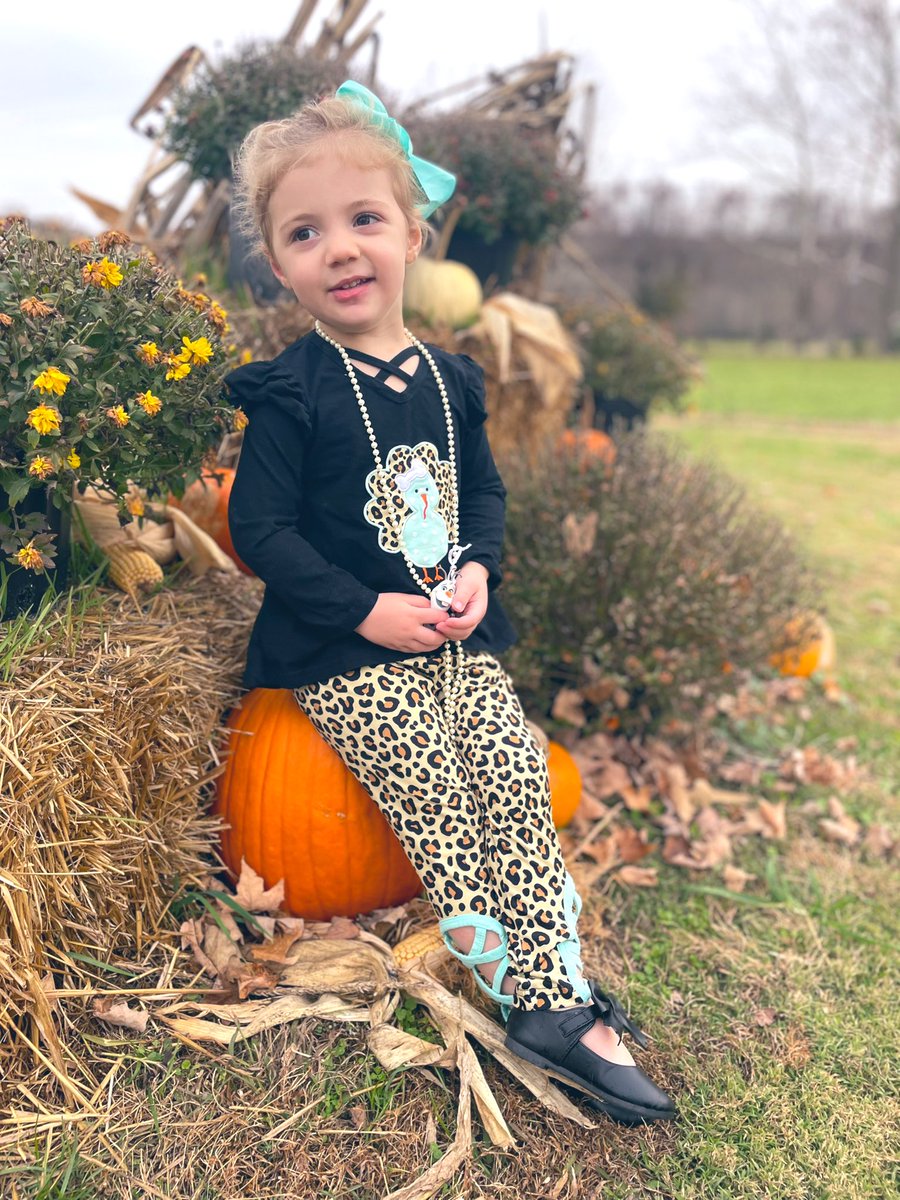 WhiskeyAndLace's tweet image. If you pick me, I will make you one hundred of your favorite cookies. 😘😍🤞🏽🙏🏽 this would truly turn my life around, as I scramble to het back on my feet as I start over.