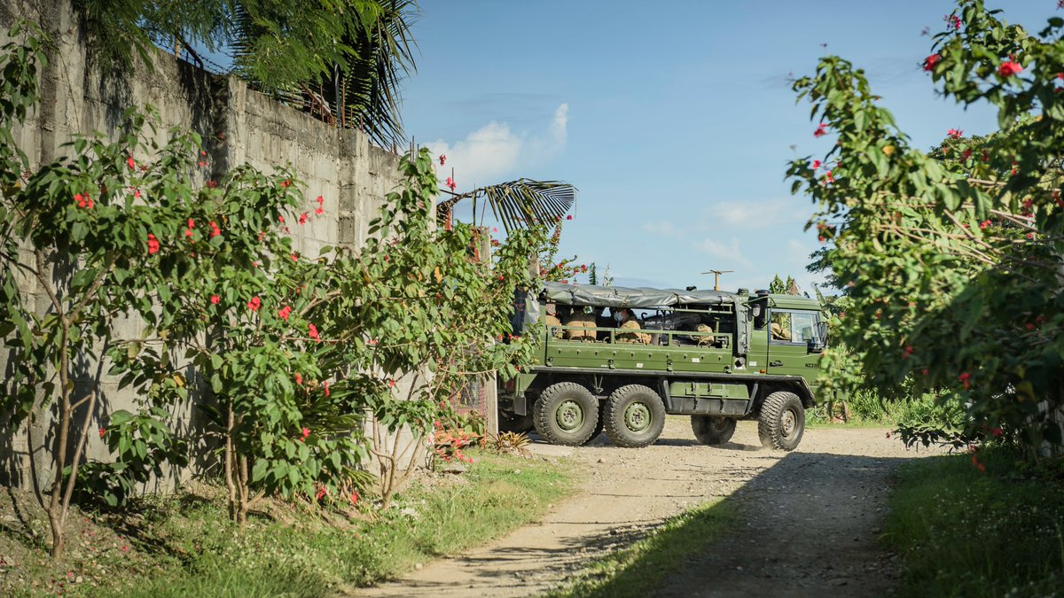 Our soldiers have begun patrols in Solomon Islands. Working in support of the Royal Solomon Islands Police Force, and alongside personnel from <a href="/nzpolice/">New Zealand Police</a>, Australia, Papua New Guinea and Fiji.

MORE ➡️ nzdf.mil.nz/solomon-island…

#NZArmy #Force4NZ