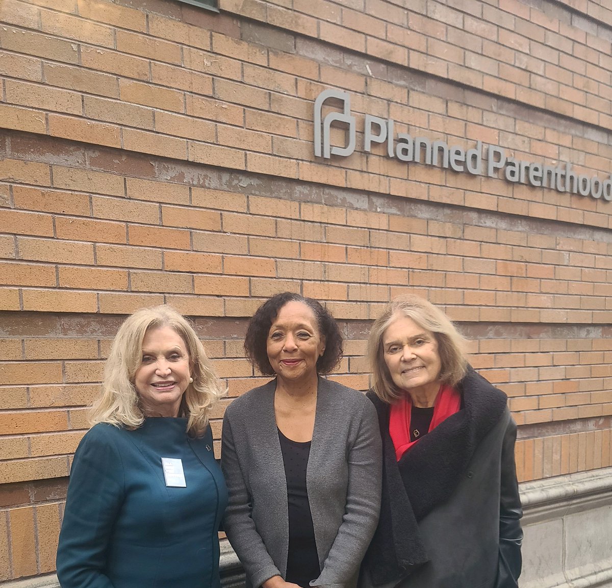 ERACoalition's tweet photo. Women's rights are human rights! @RepMaloney @GloriaSteinem #RiseUp4ERA  #ReproductiveAccess https://t.co/0Oq18jpi7a