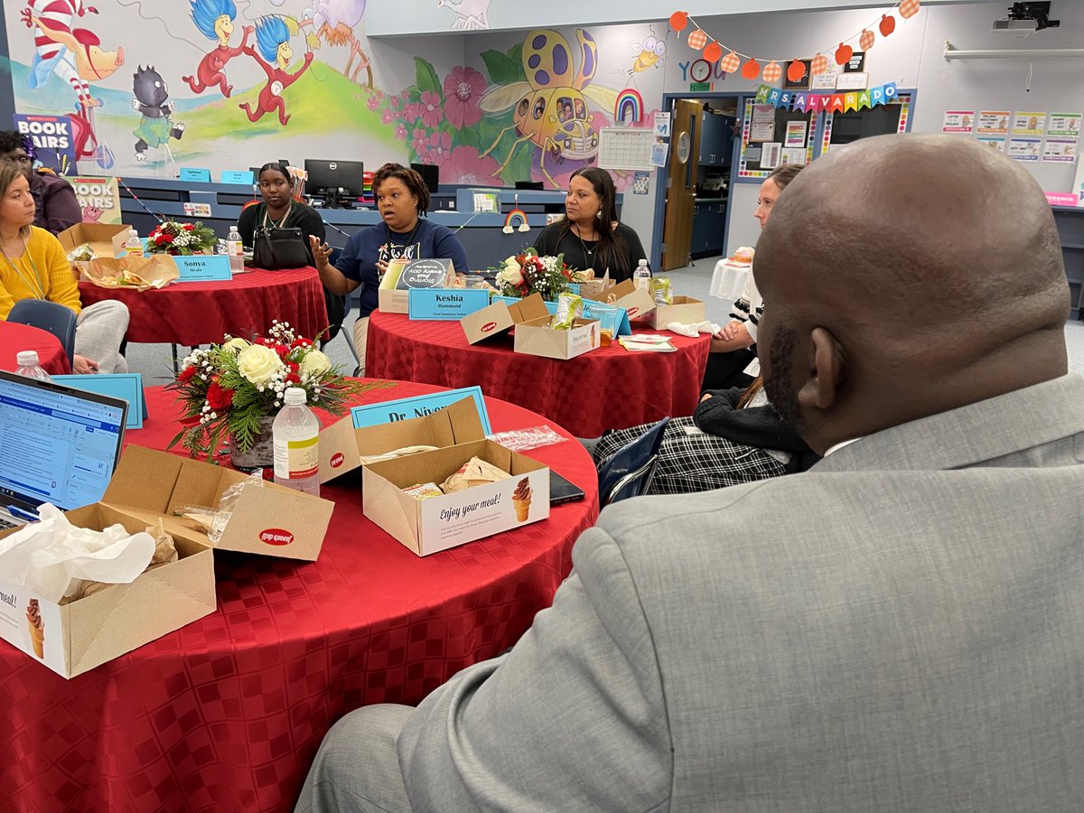 Happy Monday! <a href="/Dr_RNivens/">Dr. Roosevelt Nivens</a> has officially launched his Staff Advisory Council Meetings and will be meeting with teachers and staff throughout the District. Today, it’s a lunch and listen with staff from our Gold Track! #BeThe1