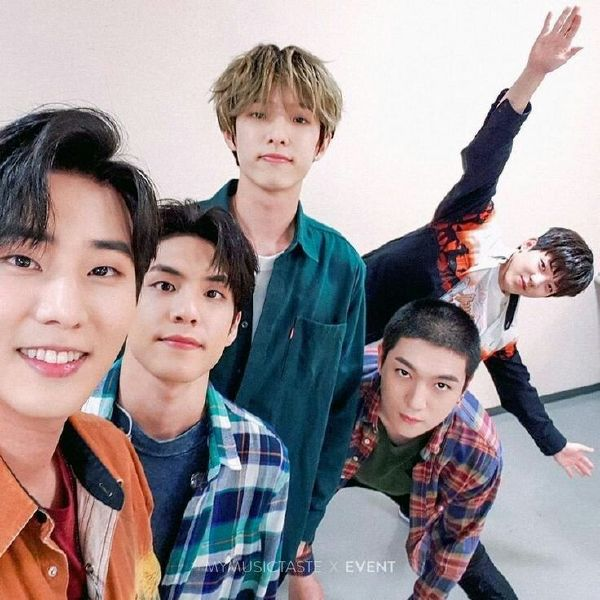 myday6news's tweet photo. ❗️There is only 1 more day left to stream for #DAY6_MAMA2021❗️
Don't forget to listen to #DAY6 when you can!😄🎶
🍎https://t.co/bzizZZsj0m
📺https://t.co/34F9NBMigZ
Other playlists
▶️https://t.co/9eK0L6v2Cx
#데이슥 #YouMakeMeStream
@day6official https://t.co/7sAHYVd57l