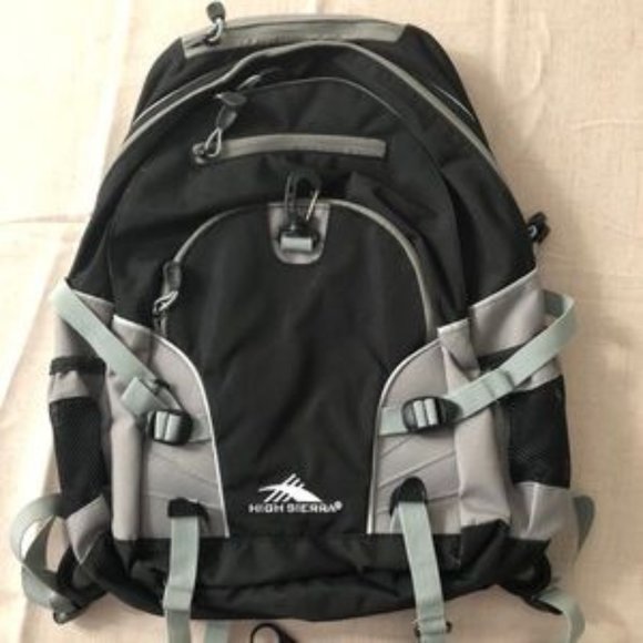 Jane22749's tweet image. So good I had to share! Check out all the items I'm loving on @Poshmarkapp #poshmark #fashion #style #shopmycloset #universalgames #ninewest: posh.mk/YrLujgk9Llb