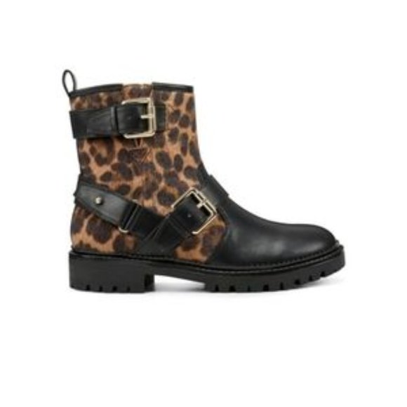 Jane22749's tweet image. So good I had to share! Check out all the items I'm loving on @Poshmarkapp #poshmark #fashion #style #shopmycloset #universalgames #ninewest: posh.mk/YrLujgk9Llb