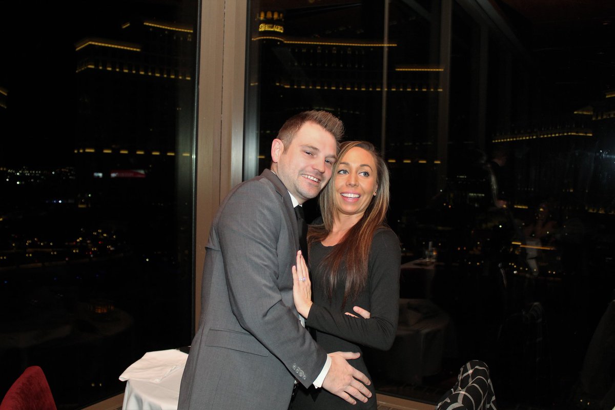 He asked...and I said YES!!!! I cant wait to be a future Mrs.Green ❤💍
#WininVegas