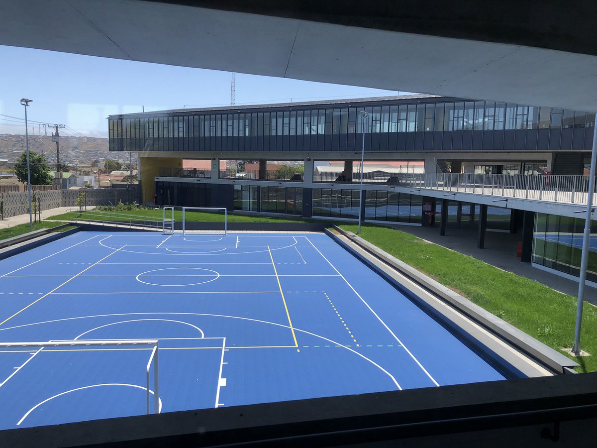 camilaromerom's tweet photo. Conociendo la nueva sede del Instituto #Bicentenario José Miguel Carrera de San Antonio. Un excelente proyecto de infraestructura que beneficiará a los estudiantes y familias de la comuna. 👏🏼

#LBEnTerreno
#AltasExpectativas https://t.co/GrPwPt8FEP