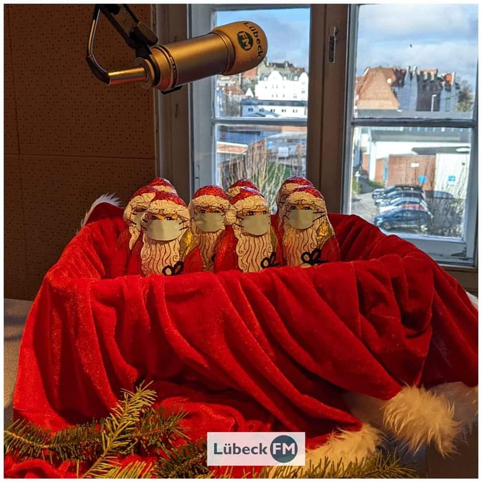 Auch unsere Nikoläuse verhalten sich coronakomform! 😷🤩 #coronavirus #mask