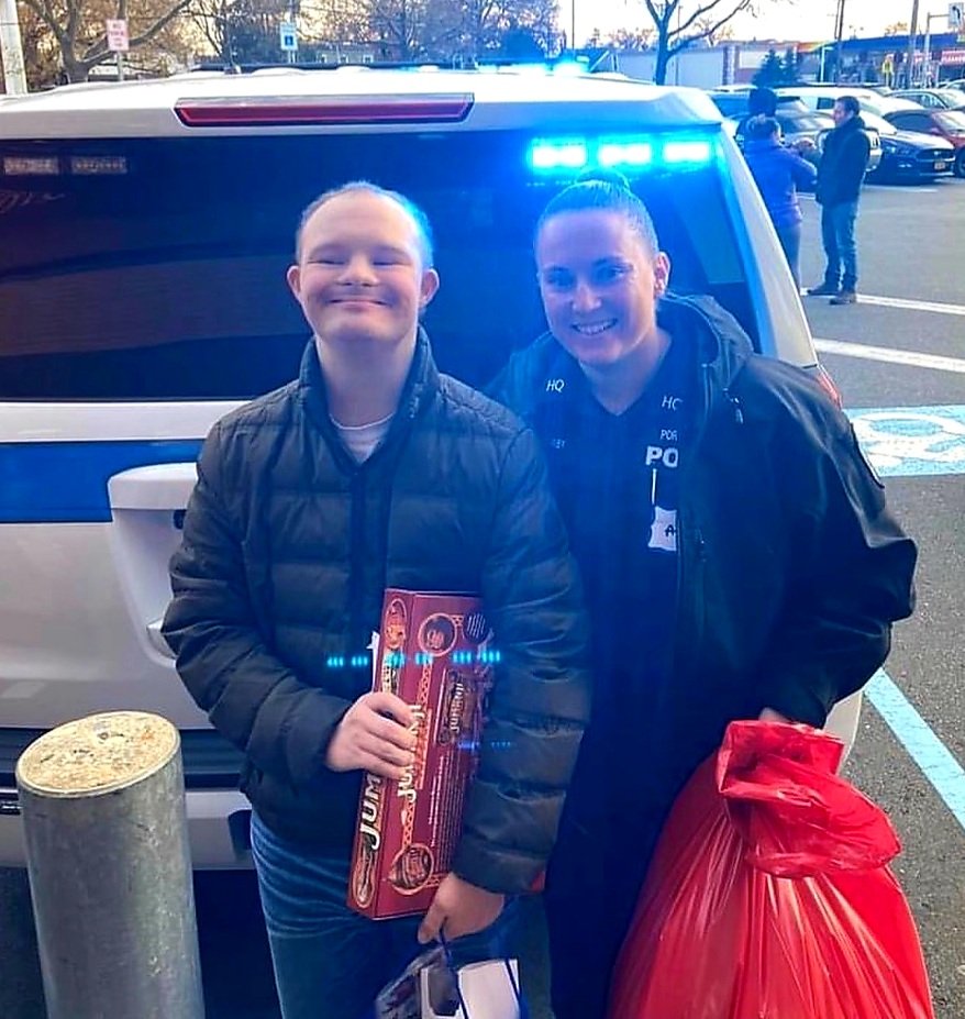 PAPD911's tweet photo. The#PAPD joined other agencies in The 2nd Annual Michael Geraldi-Ray Abear Holiday #ShopWithACop in conjunction with @MattysToyStop, #ProjectThankACop & #CohenChildrensMedicalCenter. Pictured is PAPD PO Ali Kirby with her Shop With A Cop partner.
#PAPDPROTECTSNYNJ #PAPBA #PANYNJ https://t.co/qZILQ09JyD