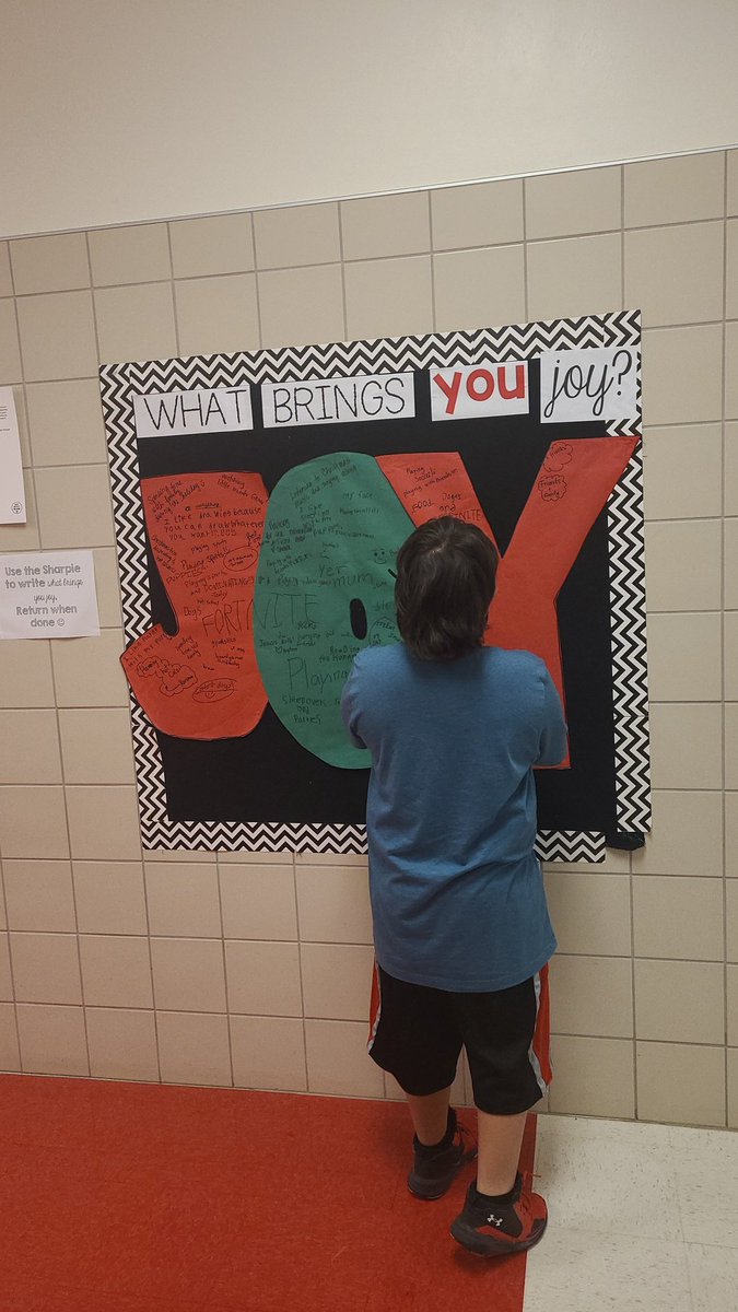 Mrs_Huff2's tweet photo. #RISDBecause students are learning and growing in Reading everyday, I love when they share. What Brings You Joy this season?#RISDPoweroflove #RISDLitandInter @MohawkElemRISD https://t.co/OCLoekHVRG
