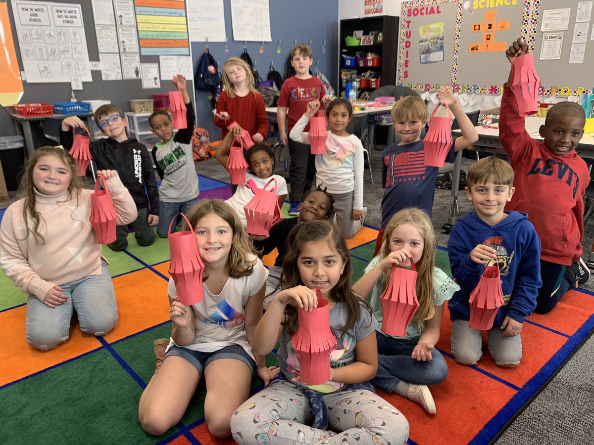 #TenDaysOfChristmas with Mrs. Roberts Class! Today we made paper lanterns after we learned about how Christmas is celebrated in China! #WWEmpowers #MelissaISD