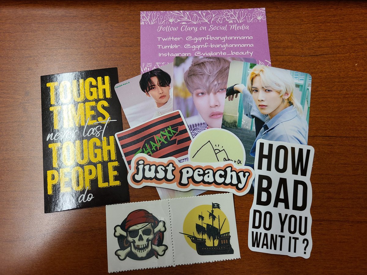 gqmfbangtanmama's tweet photo. Hi ATINYs. Check out the contents of the goodie bags I'll be distributing at #ATEEZinNewark. 10/100 bags will feature my custom Thai bl PCs. Who's excited? #section209 https://t.co/WvqoWgH6YZ