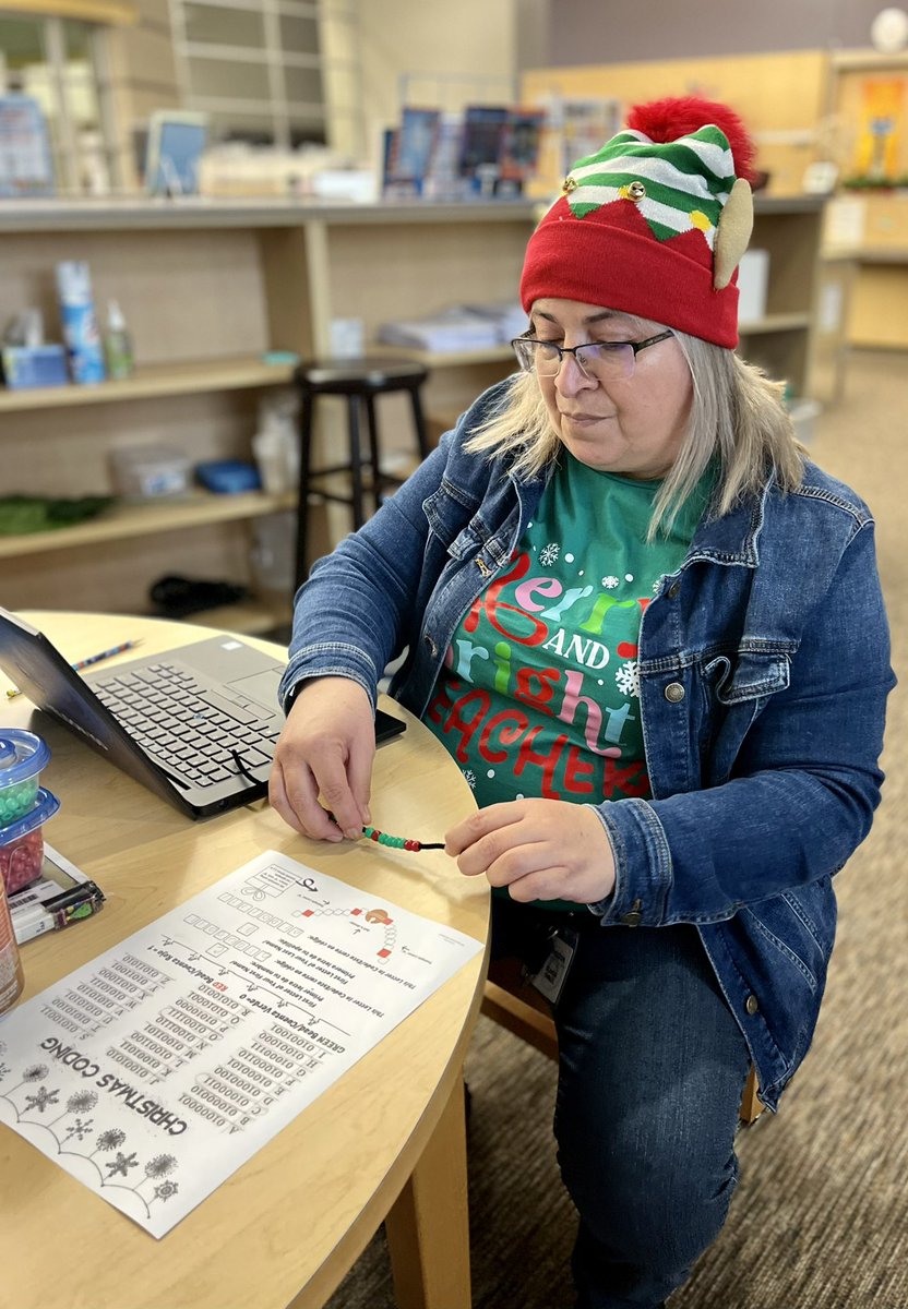 thegoodread's tweet image. More fun and great #memories with #storybookstem #binarycoding & #thepolarexpress in the #library! @CarrollColts #futurereadylibs #STEMeducation #stem