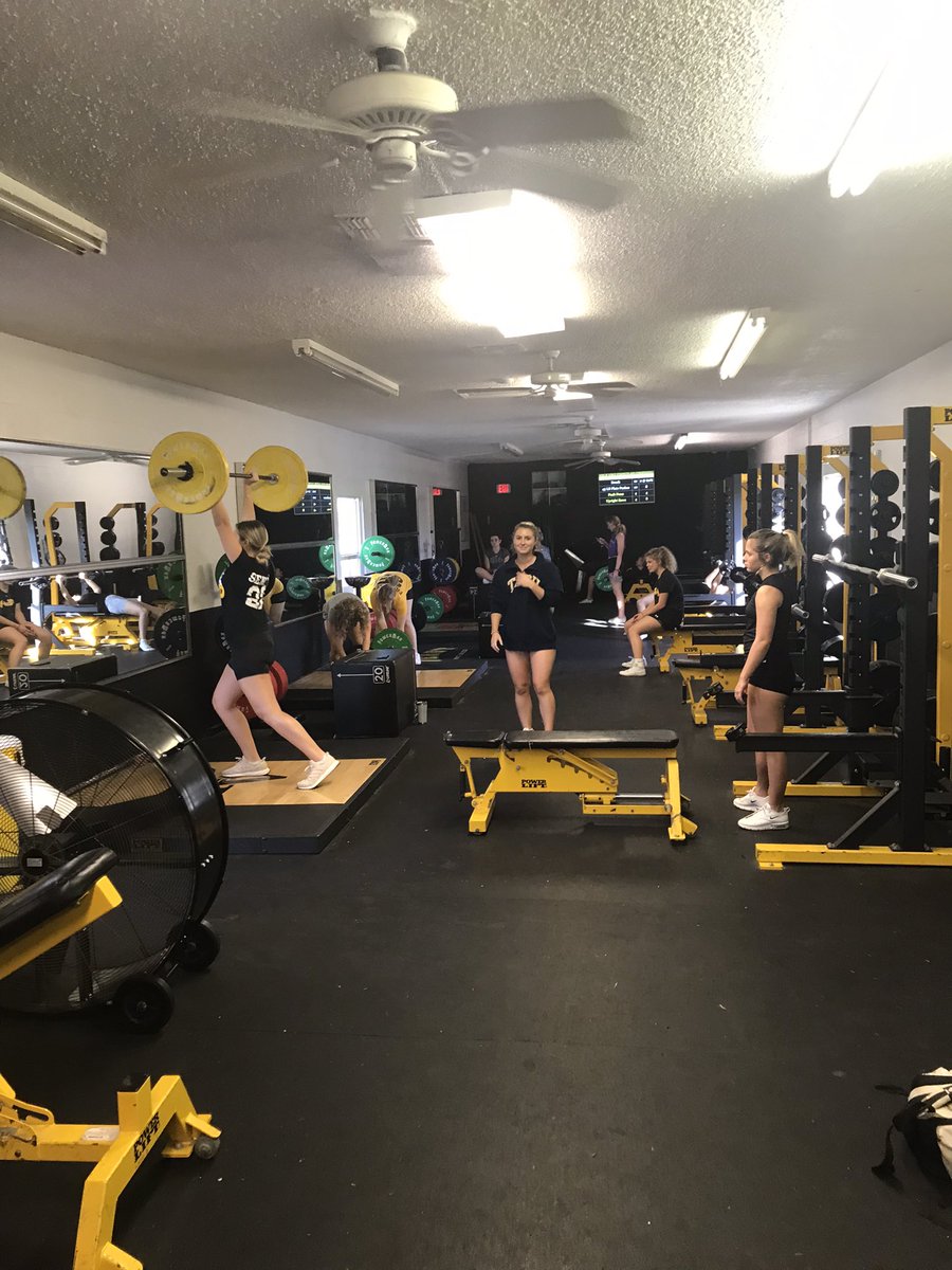 Bishop Verot Girls Weightlifting tweet media